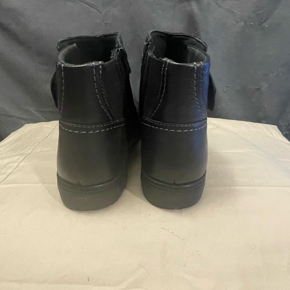 Clarks Black Ankle Booties NWT Size 12W - Picture 3 of 6